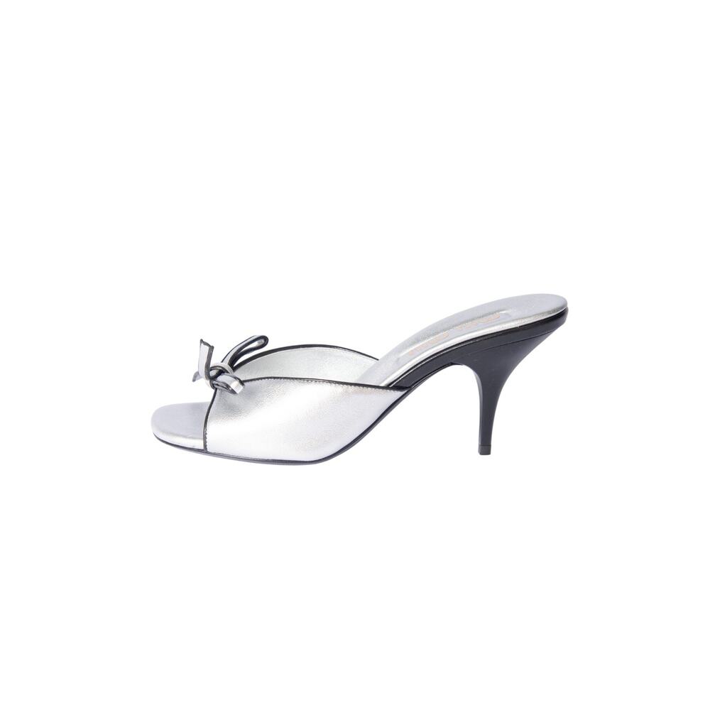 MIU MIU Silver Leather Bow Pumps Size 37